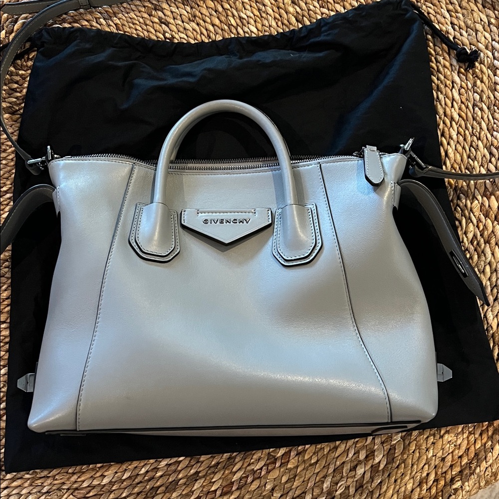 Givenchy soft Antigona small